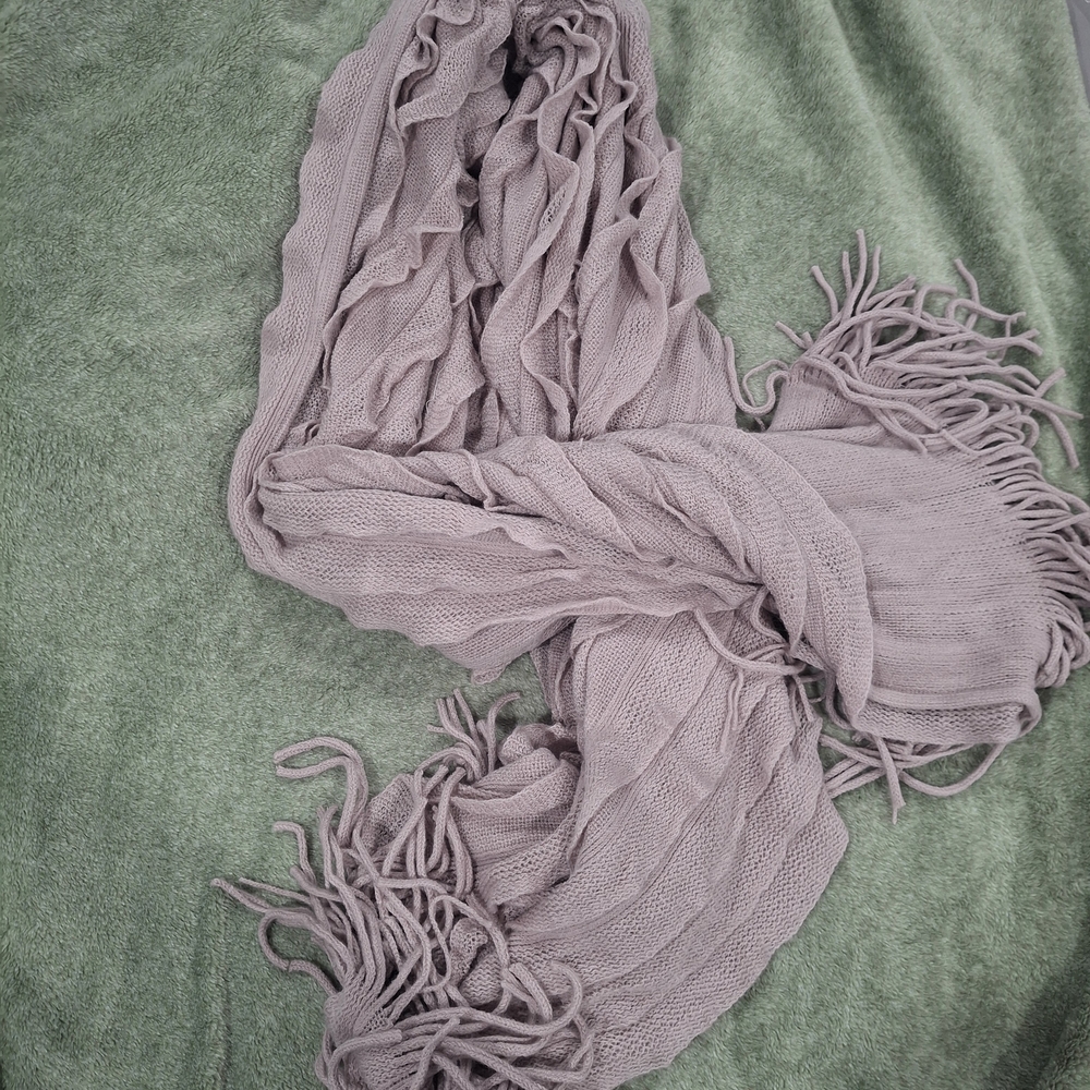 Chic Mauve Knit Scarf